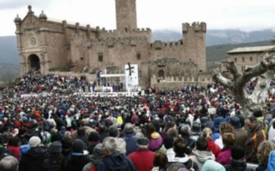 J&oacute;venes madrile&ntilde;os peregrinan a Javier