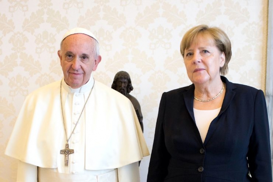 El Santo Padre y la canciller &Aacute;ngela Merkel lamentan la salida de EE.UU del tratado de Par&iacute;s