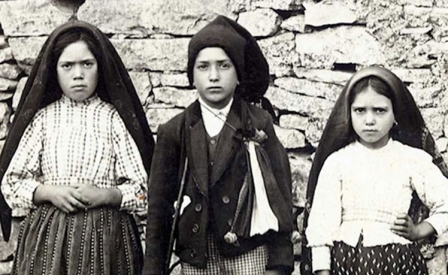 La imagen de Nuestra Se&ntilde;ora de F&aacute;tima peregrina por las di&oacute;cesis de Portugal