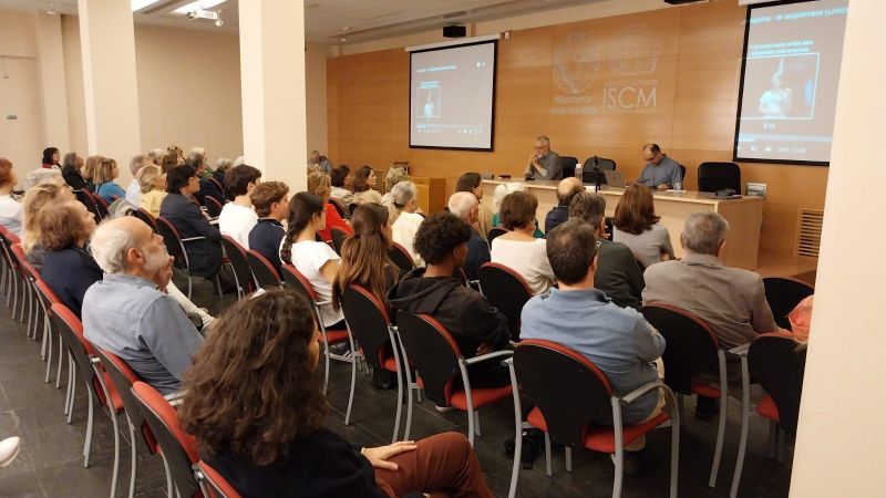 La Parroquia Sant&iacute;simo Redentor sigue celebrando la Semana de la Palabra con diversas actividades: &laquo;La Biblia es el gran testigo de esta historia de la salvaci&oacute;n&raquo;