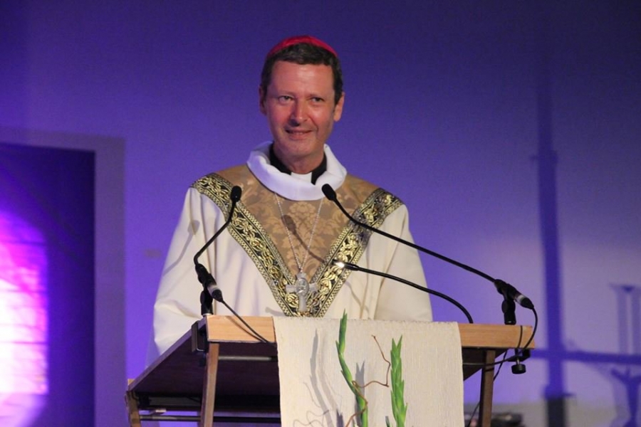 Era protestante, se convirti&oacute; por San Juan Pablo II y ahora es obispo cat&oacute;lico