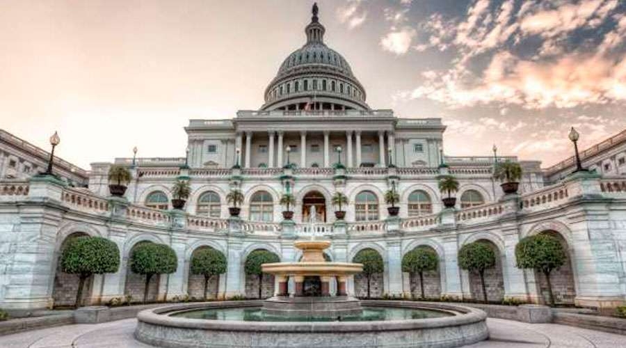 Jueza ratifica derecho del Congreso de Estados Unidos a iniciar jornada con una oraci&oacute;n