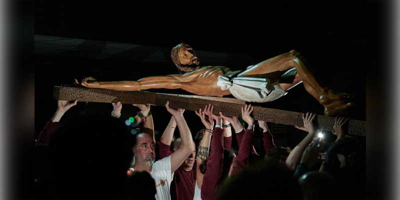 Procesi&oacute;n extraordinaria de la Hermandad del Cristo del Camino y Mar&iacute;a Madre de las Delicias, con motivo del 25 aniversario de su fundaci&oacute;n: &laquo;Nuestra actividad m&aacute;s importante es la caridad en el barrio&raquo;