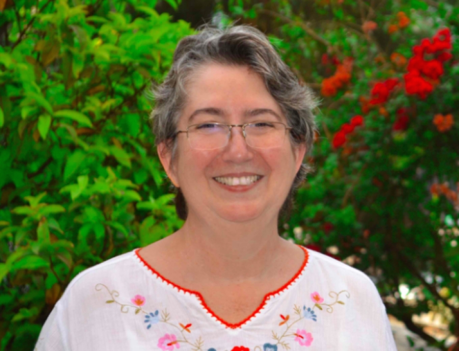 Carmen Gonz&aacute;lez Huguet: &laquo;La poes&iacute;a m&iacute;stica comienza donde termina la poes&iacute;a religiosa&raquo;