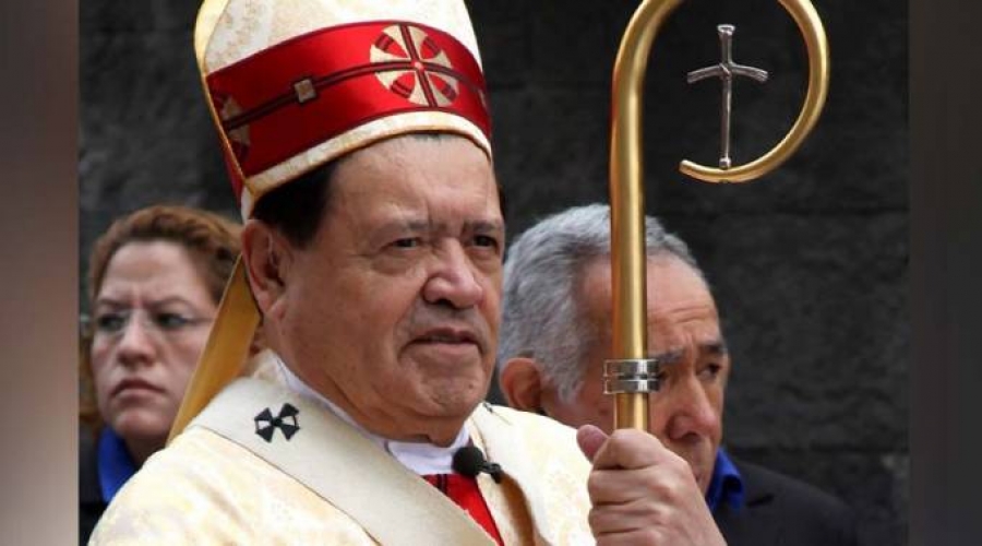 Se sacrifican los valores morales para adorar al dinero, denuncia cardenal Rivera