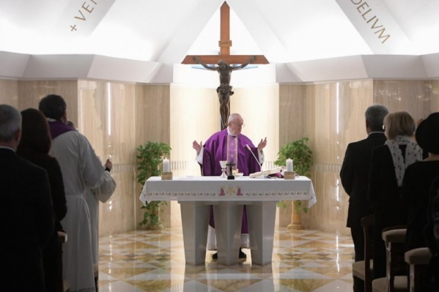 El Papa en Santa Marta: la amargura paraliza, recordar la alegr&iacute;a del primer encuentro