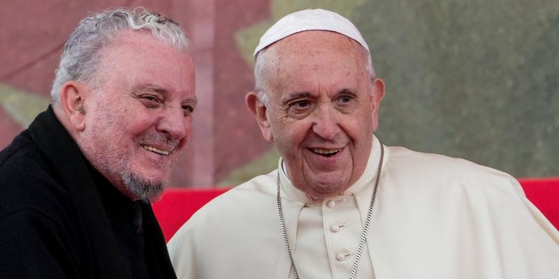 Kiko Arg&uuml;ello agradece al Papa Francisco la felicitaci&oacute;n por su 80 cumplea&ntilde;os