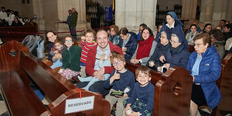 Misa jubilar para familias, ni&ntilde;os y personas mayores en la catedral de la Almudena