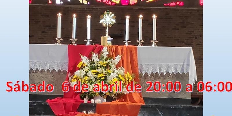 Noche de adoración y alabanza en Nuestra Señora de Lourdes y San Justino en el primer sábado de abril