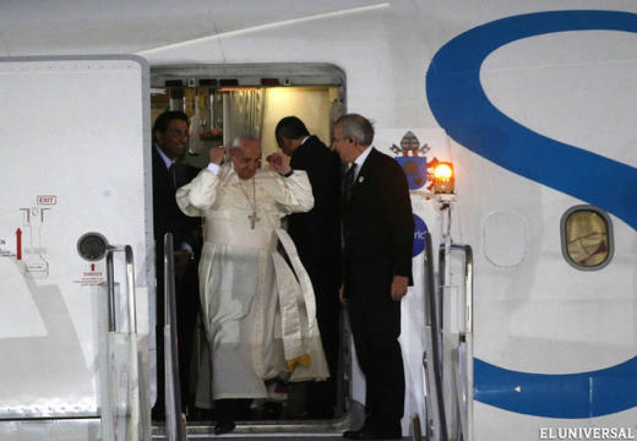 Francisco en el avión: `No se puede insultar la fe de los demás`