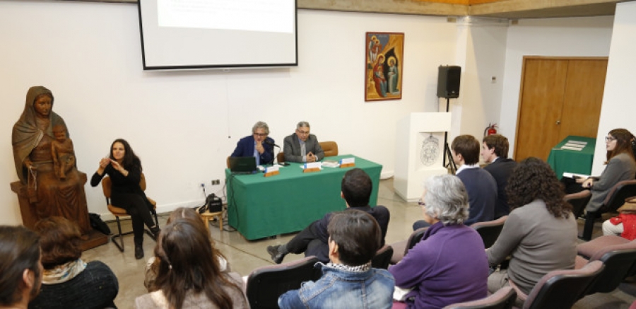 Lanzan primera Biblia inclusiva para ni&ntilde;os sordos y ciegos en Chile