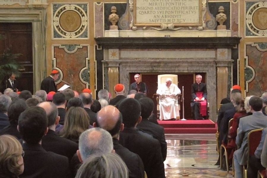 Francisco entrega el Premio Ratzinger: 'Expresamos tambi&eacute;n nuestro gran cari&ntilde;o hacia Benedicto XVI'