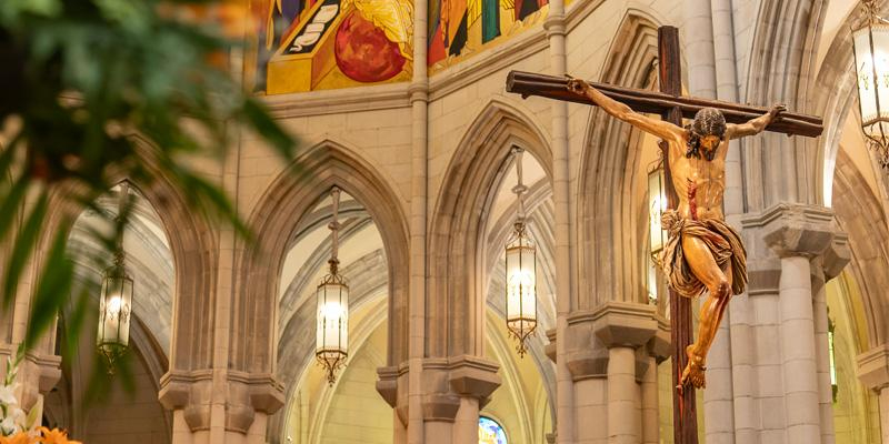 La catedral de la Almudena acoge desde este 8 de mayo los Jueves de oraci&oacute;n comunitaria