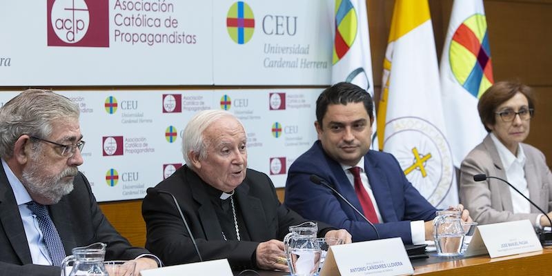 El cardenal Ca&ntilde;izares apela a la responsabilidad ante la emergencia educativa
