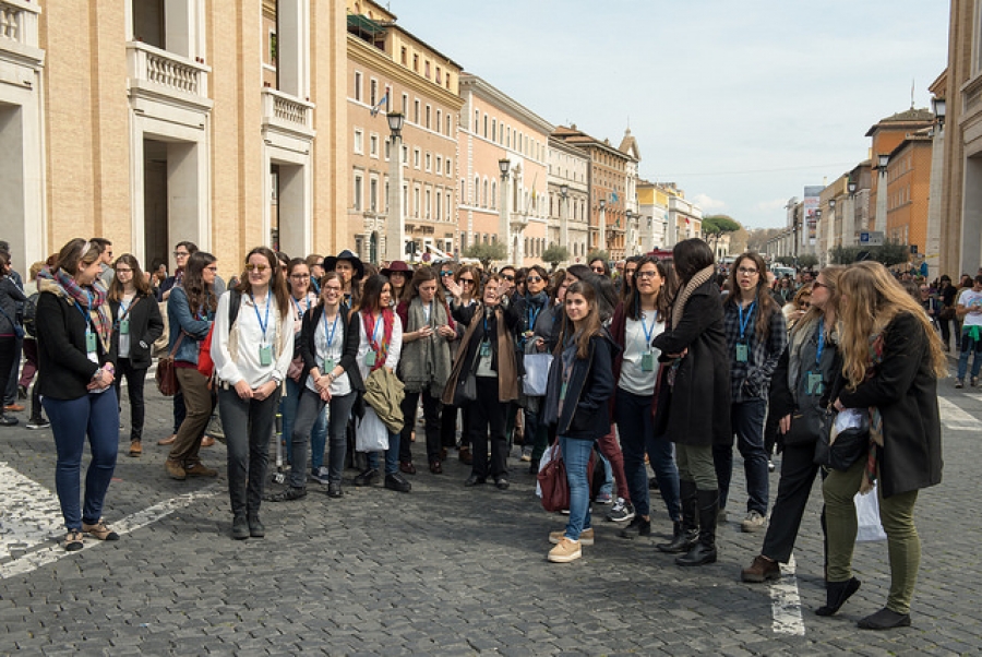La Iglesia alienta a los j&oacute;venes universitarios a ser &laquo;alegres evangelizadores&raquo; en su contexto cotidiano