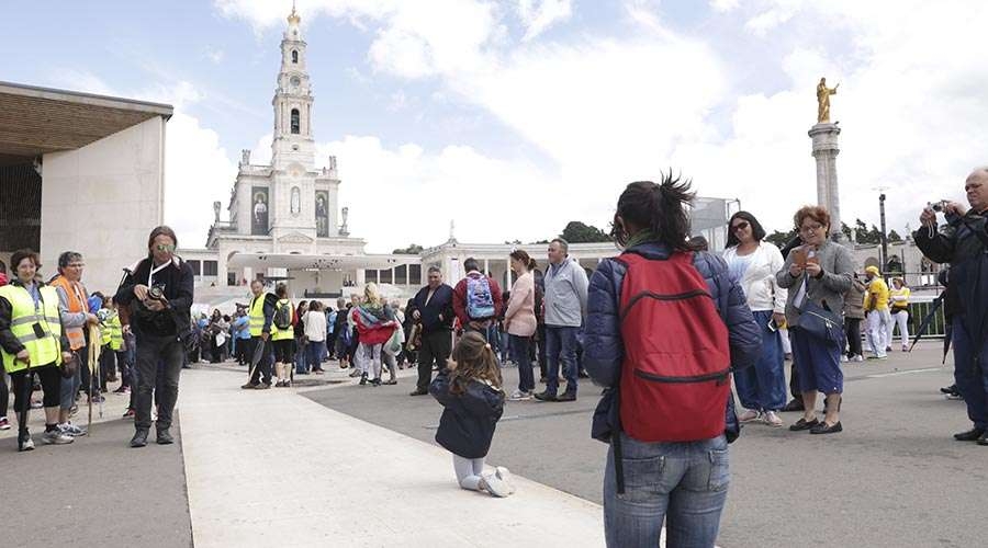 Santuario de F&aacute;tima rompe r&eacute;cord de peregrinos en el centenario de apariciones