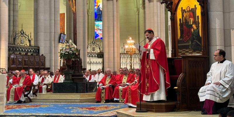 El cardenal Cobo preside la Eucarist&iacute;a que abre el curso acad&eacute;mico en San D&aacute;maso: &laquo;Pidamos al Esp&iacute;ritu Santo el regalo de la sabidur&iacute;a y la pasi&oacute;n por la verdad&raquo;