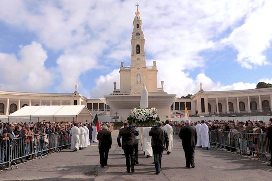 Los rectores de diversos santuarios marianos est&aacute;n reunidos F&aacute;tima