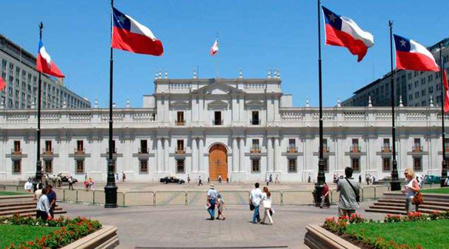 Gobierno ha sido principal instrumento de colonizaci&oacute;n ideol&oacute;gica de Chile, afirma obispo