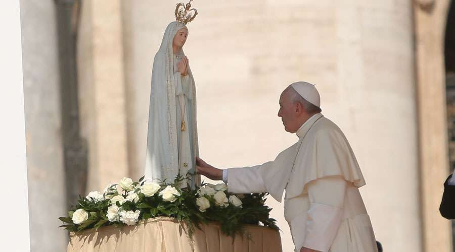 En el mes del Rosario, el Papa renueva petici&oacute;n de la Virgen de F&aacute;tima