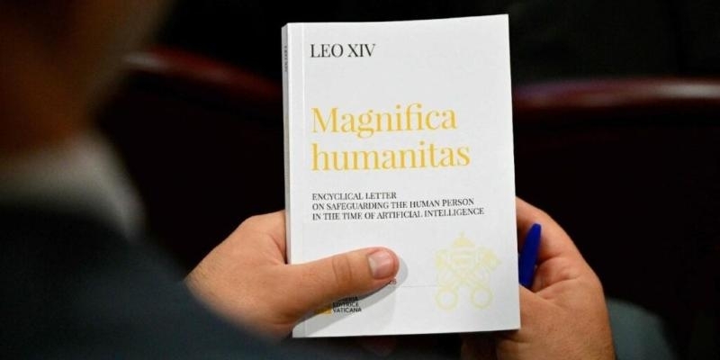 Clase de la Escuela Itinerante de Formaci&oacute;n Social dn la Parroquia de San Hilario de Poitiers: 'Una paz desarmada y desarmante (Magnifica Humanitas)'