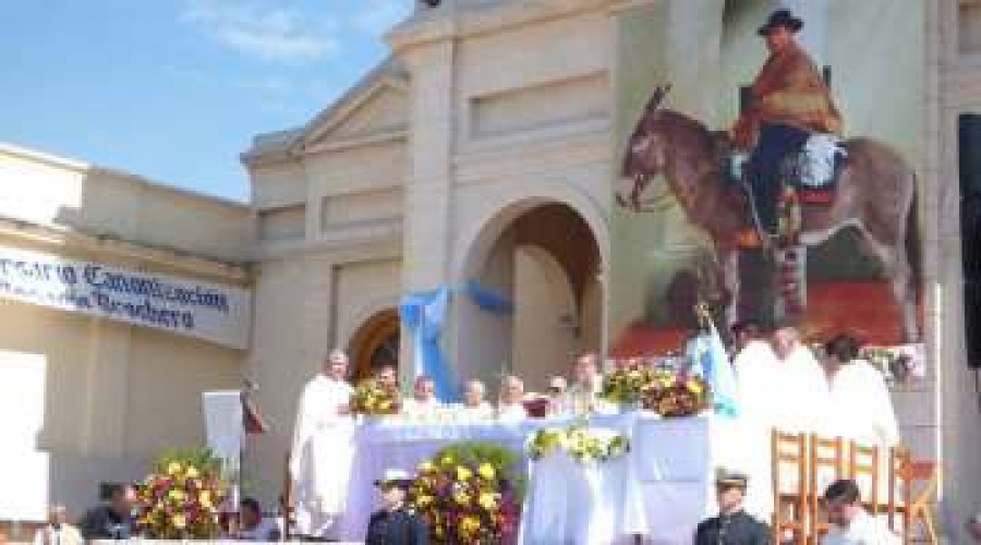 Celebran primer aniversario de canonizaci&oacute;n del Santo Cura Brochero en Argentina