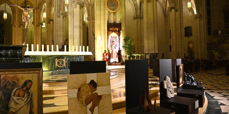 El cardenal Cobo, en el V&iacute;a Crucis Diocesano: &laquo;La cruz no es un castigo, es la forma en que Dios se hace uno de nosotros&raquo;