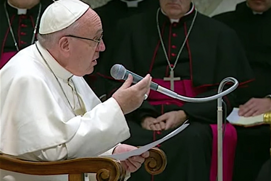 El Pont&iacute;fice saluda a los Monfortianos y a las Adoratrices del Sant&iacute;simo