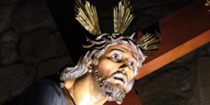 Asunción de Nuestra Señora de Colmenar Viejo arranca las celebraciones del triduo pascual con un vía crucis procesional