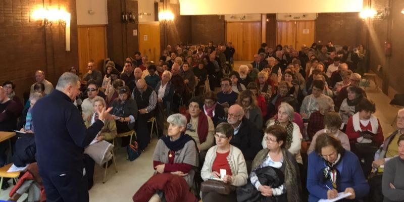 Nueva ponencia de la Escuela Itinerante de Formaci&oacute;n Social: &ldquo;Los desaf&iacute;os de la pobreza y la exclusi&oacute;n. La realidad de la Vicar&iacute;a VIII&rdquo;