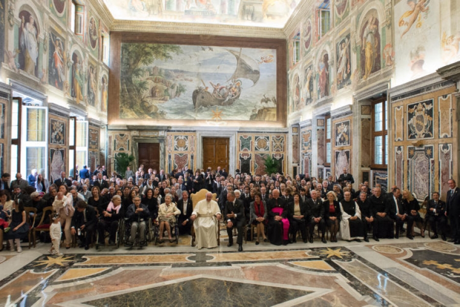 Francisco pide a los socios del C&iacute;rculo de San Pedro ser instrumentos de la ternura de Dios