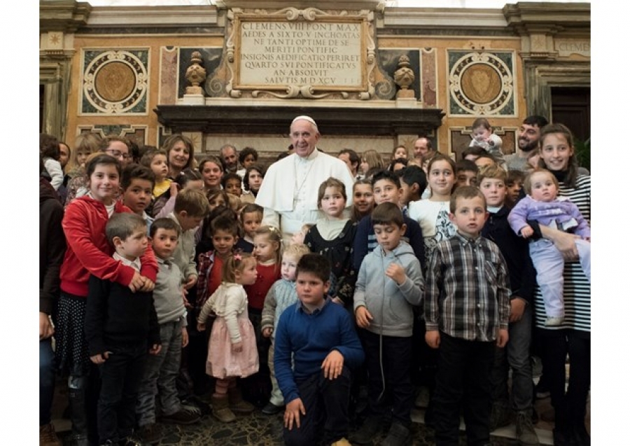 A la comunidad de Nomadelfia: el Papa les pide alimentar el di&aacute;logo generacional