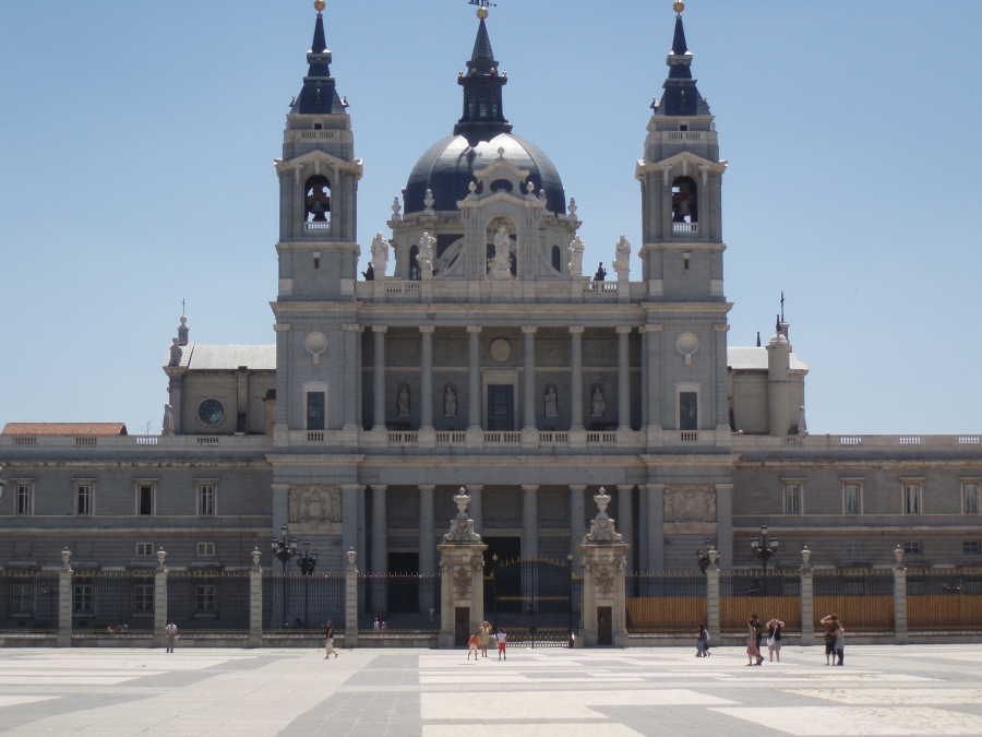 El arzobispo preside en la catedral la Misa de comienzo de curso de la Curia