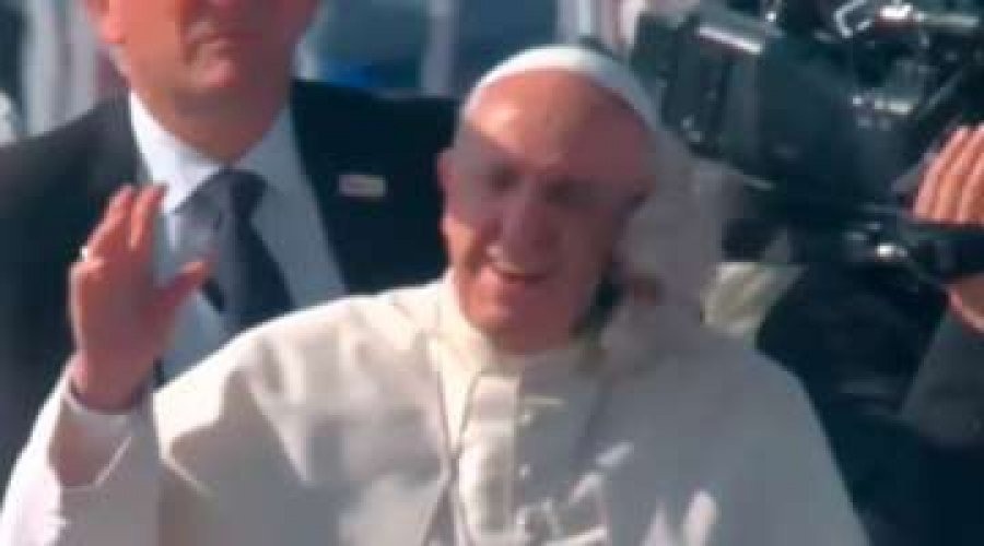 El Papa en Chile: Esta es la verdad sobre el objeto que le golpe&oacute; el rostro