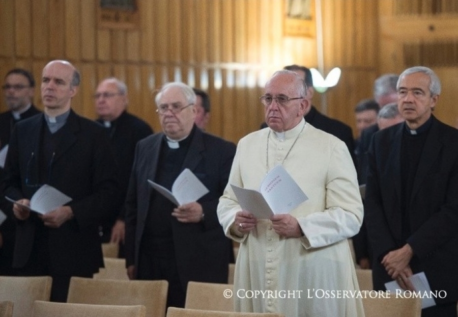En el retiro del Papa: &lsquo;No interrogar al Se&ntilde;or, sino dejarnos interrogar por &Eacute;l&rsquo;