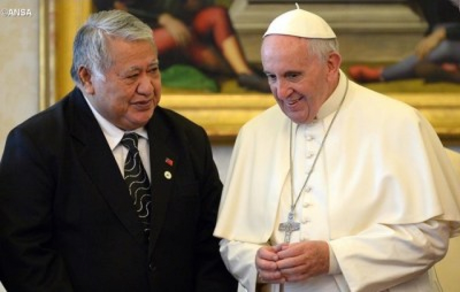 Audiencia al Primer Ministro de Samoa: Intercambio de opiniones sobre los probremas ambientales de los Estados insulares del Pac&iacute;fico