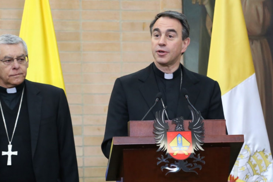El nuncio en Colombia pide prepararse espiritualmente para recibir al Vicario de Cristo