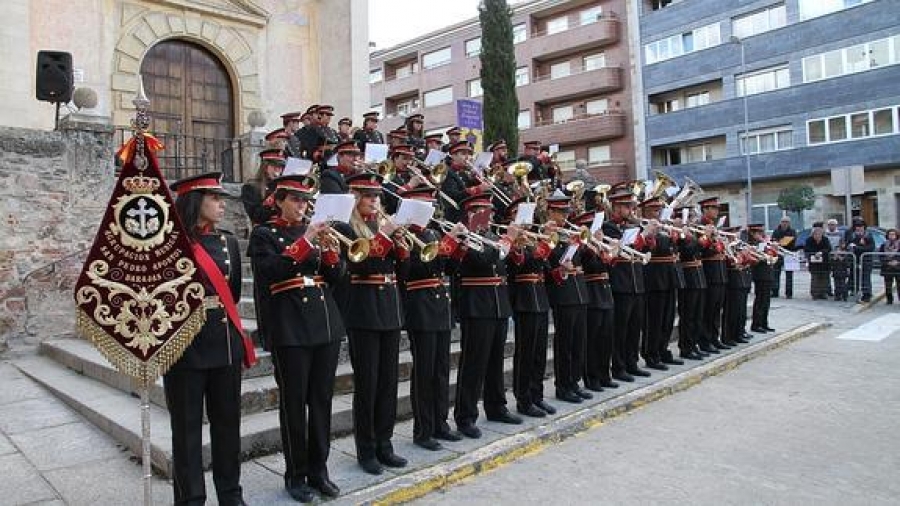 Concierto de marchas procesionales en la iglesia de Nuestra Se&ntilde;ora del Carmen y San Luis