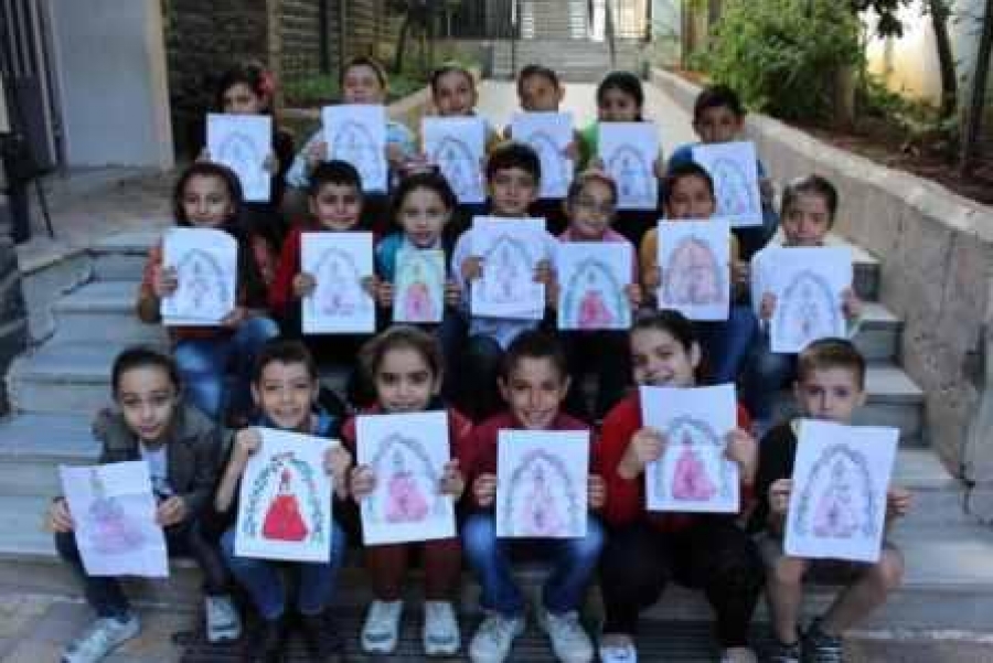 Ni&ntilde;os cristianos sirios quieren reunirse para rezar por la paz