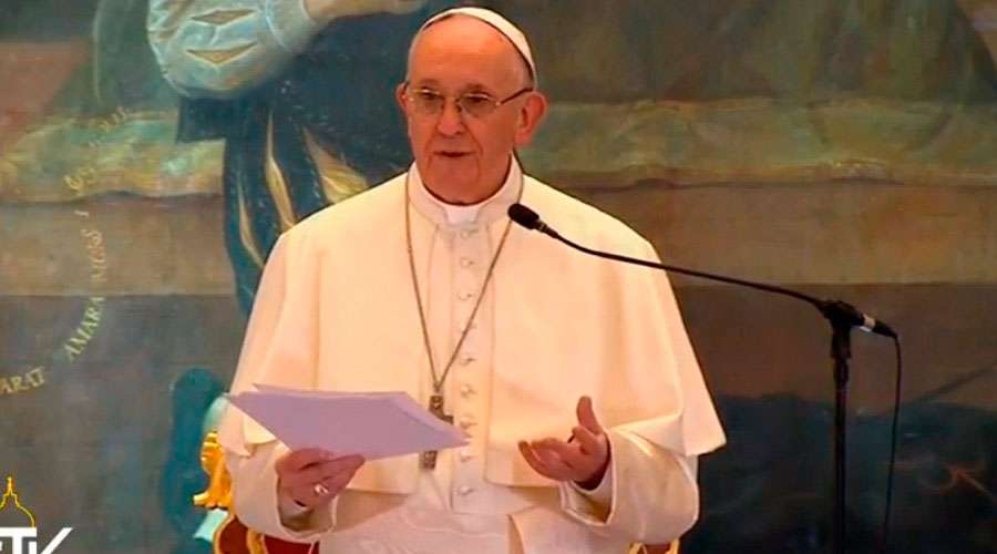 Papa Francisco: Iglesia defiende la vida desde vientre materno hasta su natural conclusi&oacute;n
