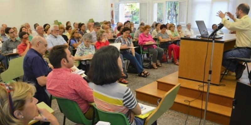 Clase de la Escuela Itinerante de Formaci&oacute;n Social: &lsquo;Los fundamentos de la Doctrina Social de la Iglesia&rsquo;