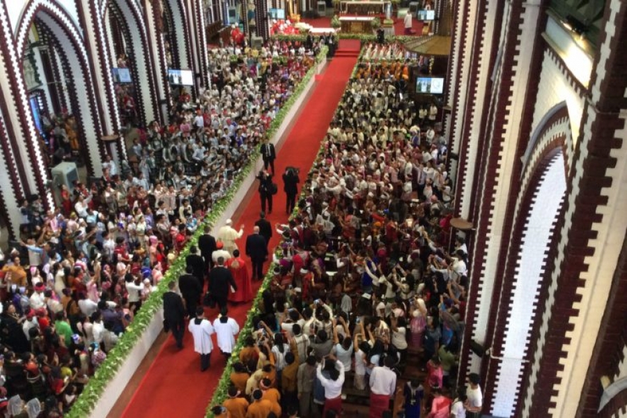 En Myanmar el Papa Francisco desaf&iacute;a a j&oacute;venes con estas 3 preguntas