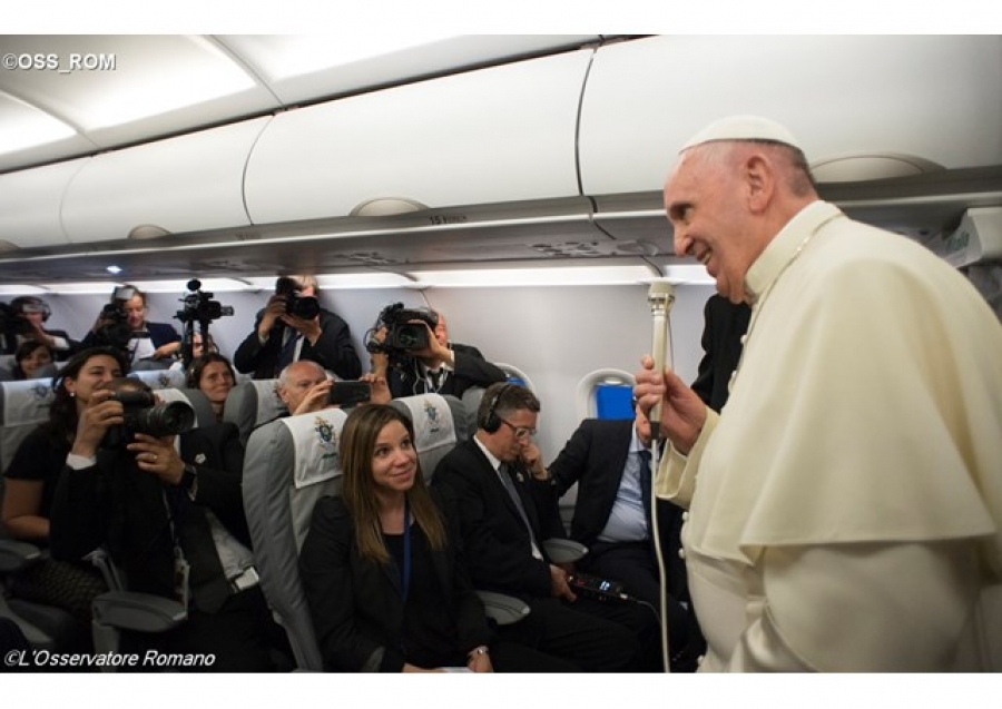 El Santo Padre: recibir a los migrantes con prudencia, para darles casa, estudio y trabajo