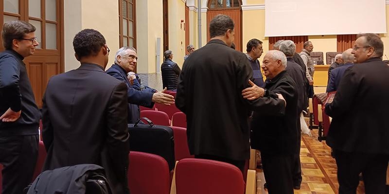 El cuidado y acompa&ntilde;amiento del sacerdote, la conversi&oacute;n relacional y la corresponsabilidad de los laicos, las l&iacute;neas postCONVIVIUM