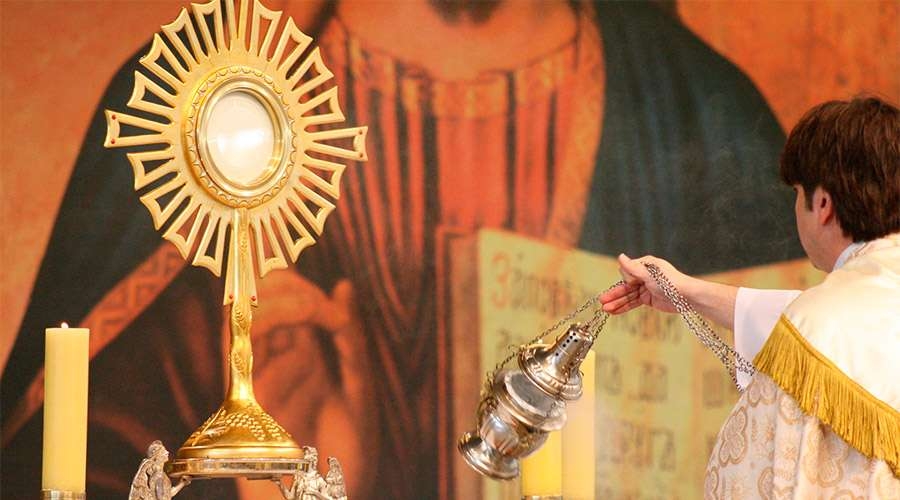 Organizan Hora Santa en catedral de M&eacute;xico por damnificados de terremoto