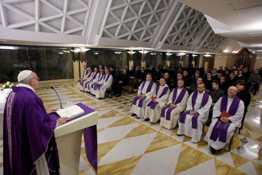 Francisco en Santa Marta: 'Si el Se&ntilde;or me ha perdonado tanto, &iquest;qui&eacute;n soy yo para no perdonar?'