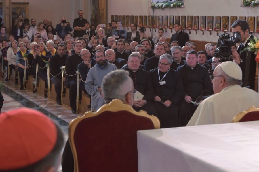 El Santo Padre: &laquo;Hoy hay una guerra mundial para destruir el matrimonio&raquo;