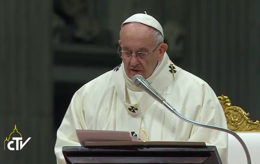 El Santo Padre invita a aprender de la &laquo;fe recia y servicial&raquo; de Mar&iacute;a