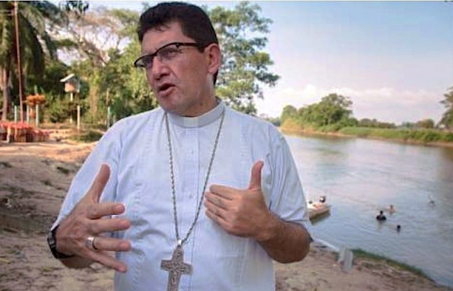 Colombia: familias campesinas huyen ante la violencia