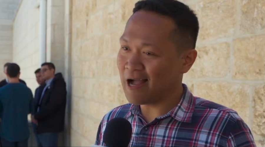 Trabajaba en televisi&oacute;n y en Tierra Santa Jes&uacute;s lo llam&oacute; a discernir su vocaci&oacute;n